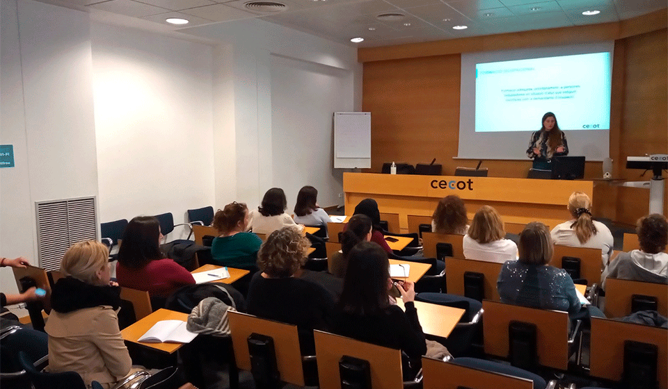 Seminari a Cecot sobre apoderament i motivació per a dones a partir de 45 anys